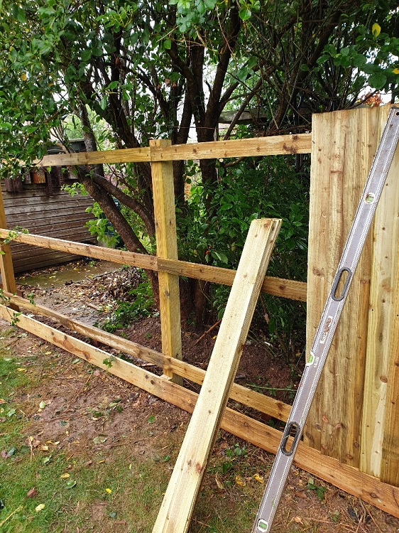 Installing a fence (2)